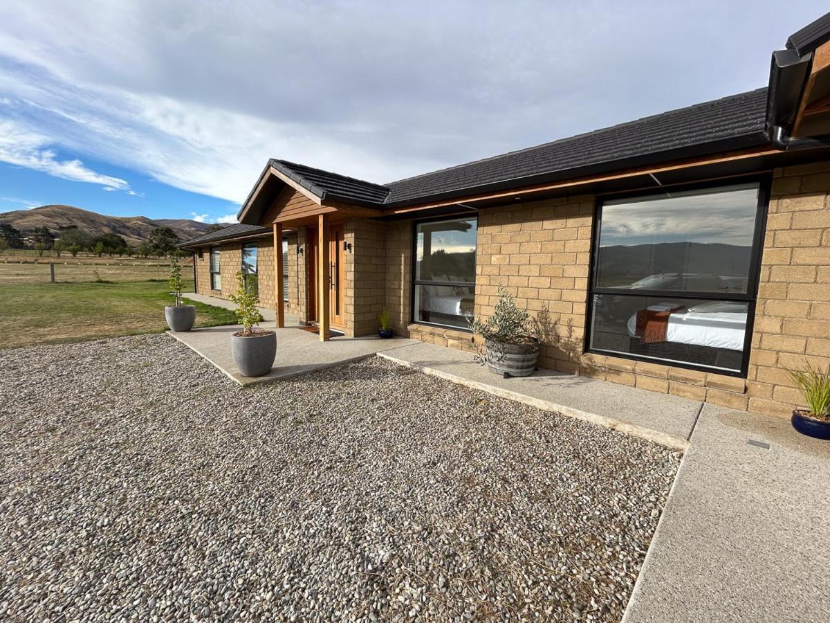 Tarras Serenity Haven - Mountain Views And Calm Bagian luar foto